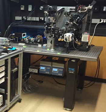 光學實驗桌(圖14)